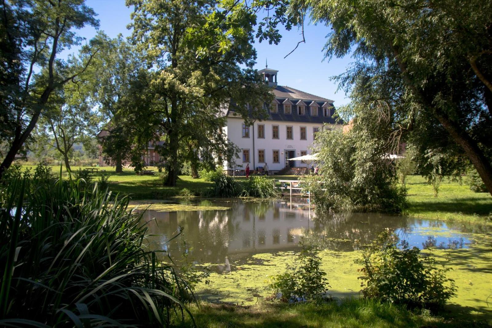 Biohotel Stiftsgut Wilhelmsgluecksbrunn Creuzburg Екстериор снимка