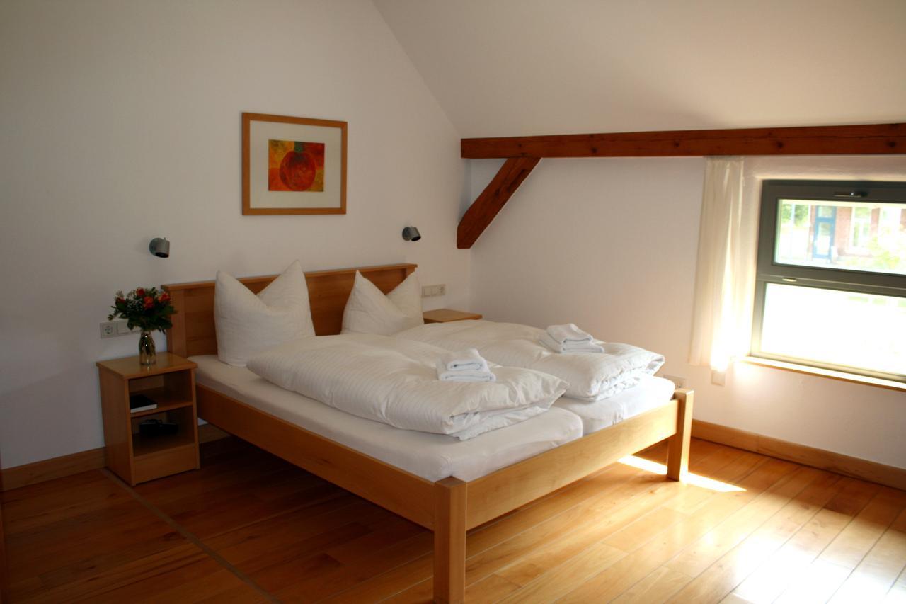 Biohotel Stiftsgut Wilhelmsgluecksbrunn Creuzburg Стая снимка